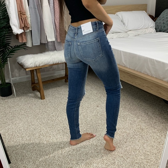 🆕 Zach - Medium Wash Slit Denim - Picture 3 of 5